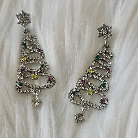 Holiday Christmas Tree Earrings Silver NWT - Picture 1 of 6